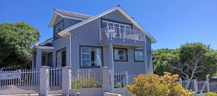 5 Bedroom Property for Sale in Kleinbaai Western Cape